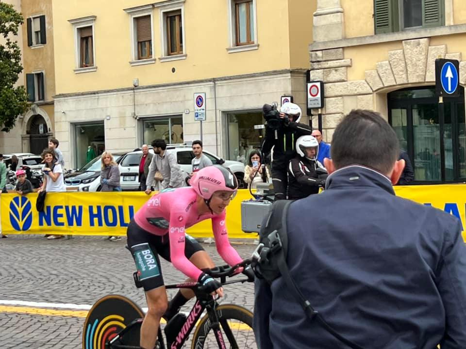 Besök hos leverantörer, skidorter och på Giro d'Italia
