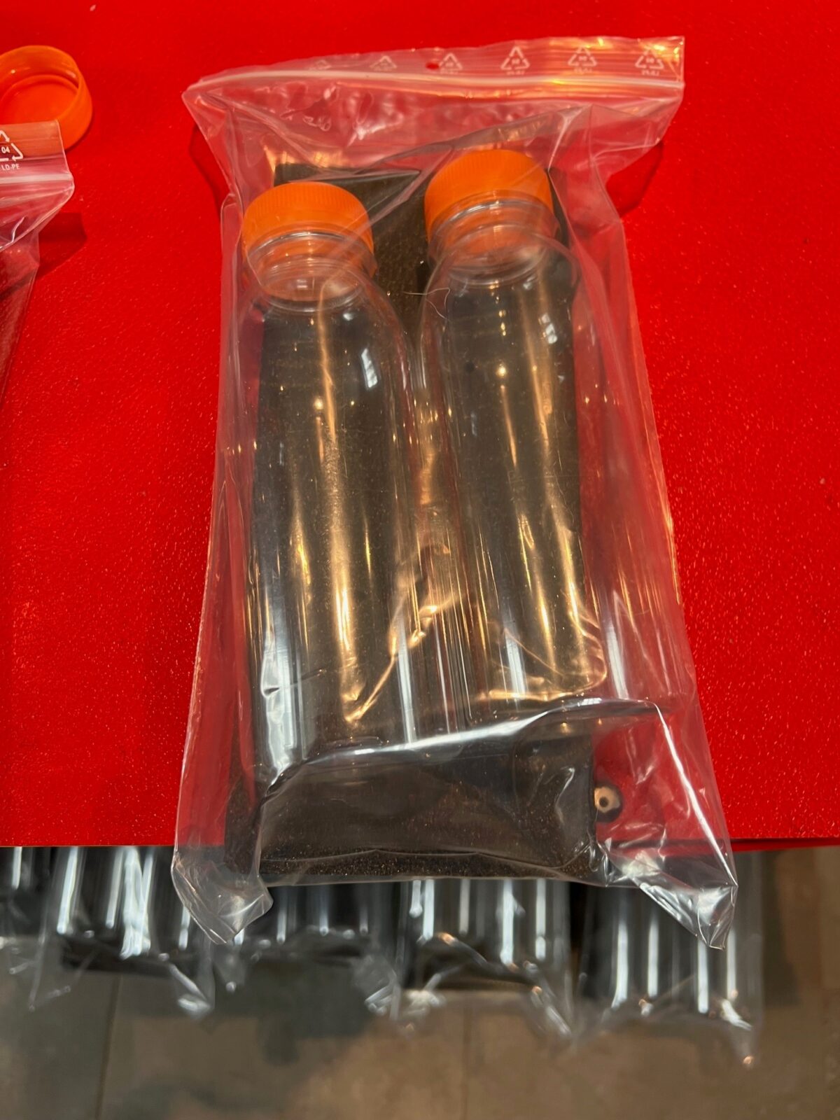 Widman Timing - Langningsflaskor 2 st med orange kork, med hållare